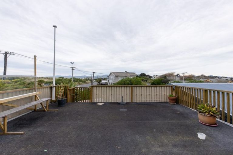 Photo of property in 64 Marine Parade, North New Brighton, Christchurch, 8083