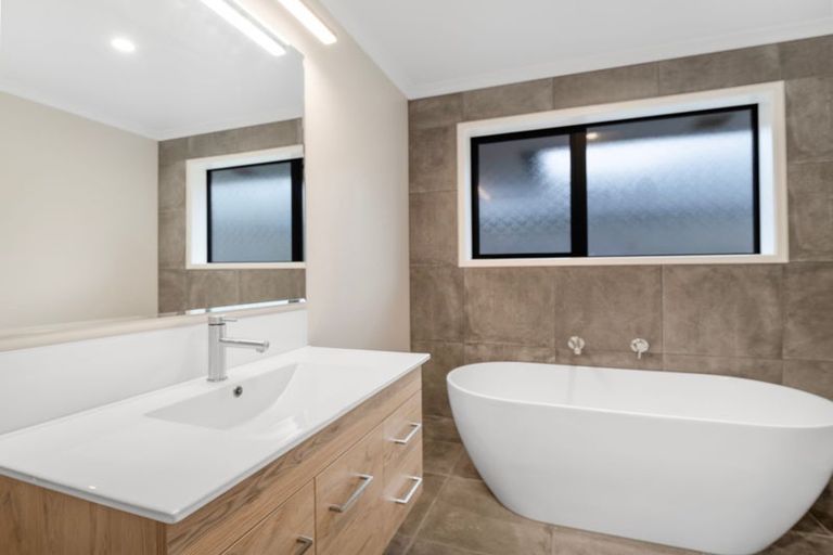 Photo of property in 17 Monarch Drive, Ashhurst, 4810