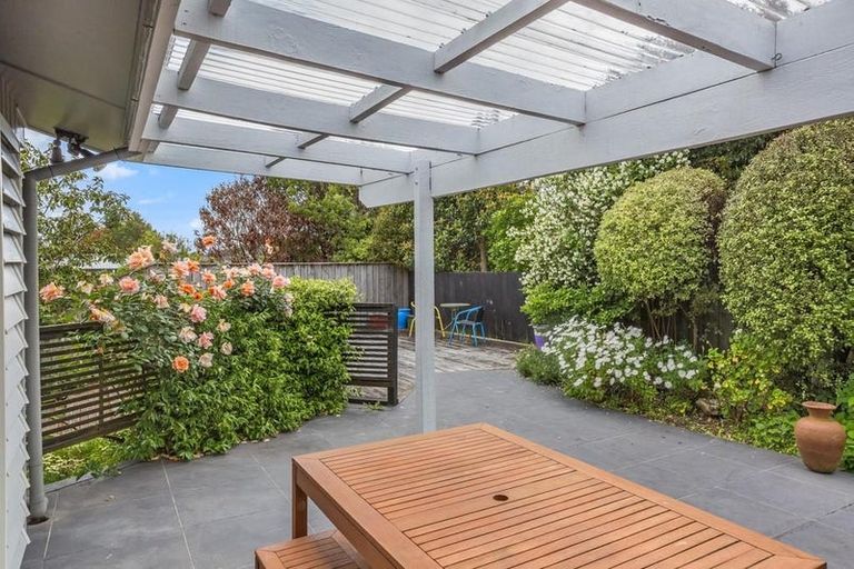Photo of property in 15 Tawa Street, Waikanae, 5036