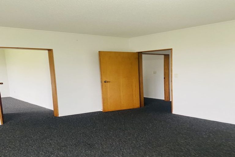 Photo of property in 8 Bushland Grove, Paparangi, Wellington, 6037