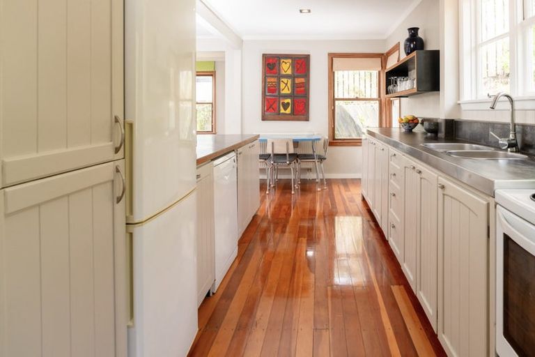 Photo of property in 38 Sidlaw Street, Strathmore Park, Wellington, 6022