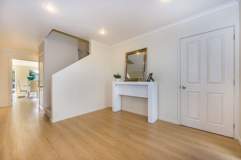 Photo of property in 1 George Deane Place, Greenhithe, Auckland, 0632