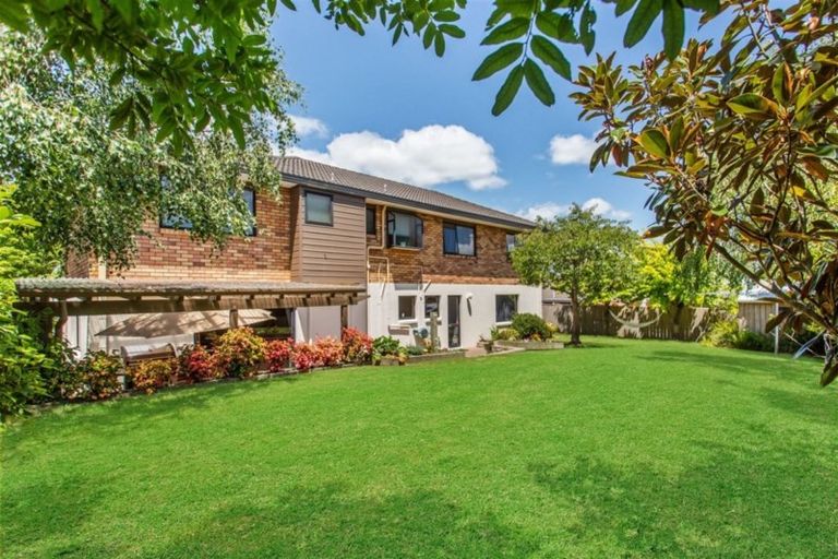 Photo of property in 6 Ferntree Terrace, West Harbour, Auckland, 0618