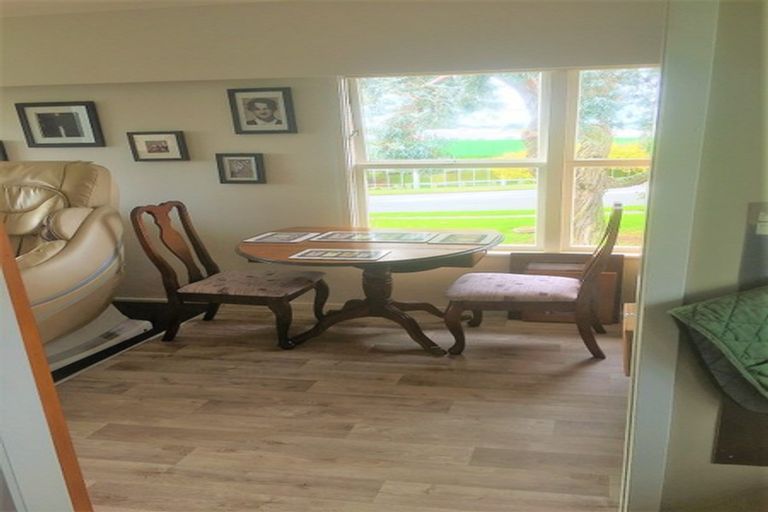 Photo of property in 2 Anne Road, Hillcrest, Auckland, 0627