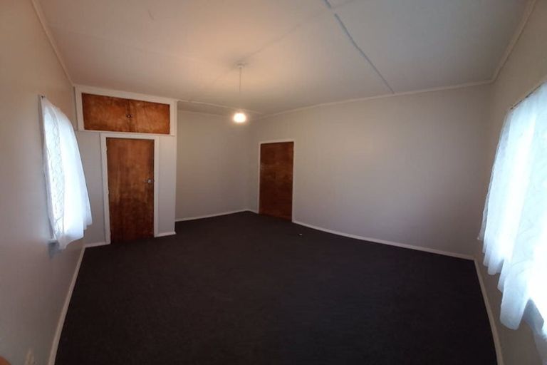 Photo of property in 62 Randwick Crescent, Moera, Lower Hutt, 5010