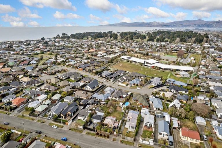 Photo of property in 32 Surfers Place, North New Brighton, Christchurch, 8083