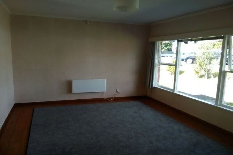 Photo of property in 3/43 Tramway Road, Beach Haven, Auckland, 0626