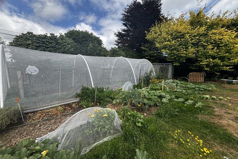 Photo of property in 10 Tainui Street, Welbourn, New Plymouth, 4312