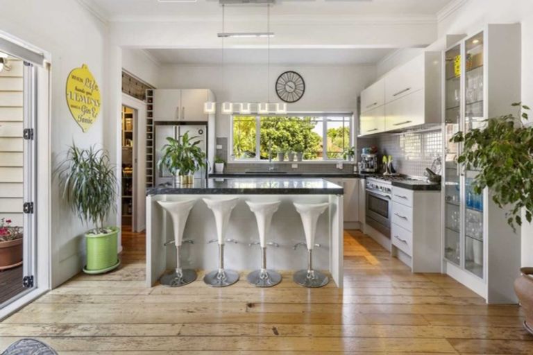 Photo of property in 8 Bracken Avenue, Takapuna, Auckland, 0622