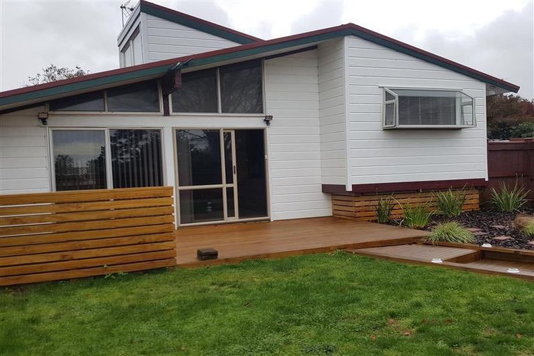 Photo of property in 3 Veale Road, Frankleigh Park, New Plymouth, 4310