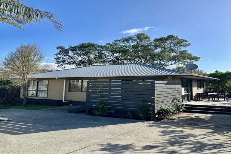 Photo of property in 21a Fraser Road, Narrow Neck, Auckland, 0624