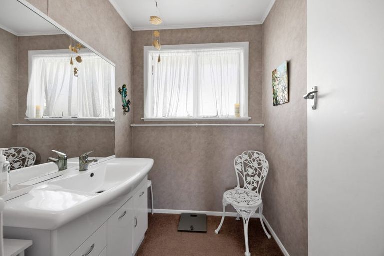 Photo of property in 132 Fairfield Road, Hawera, 4610