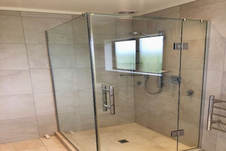 Photo of property in 26 Bronzewing Terrace, Unsworth Heights, Auckland, 0632