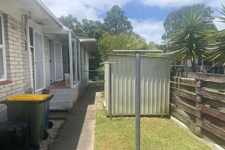 Photo of property in 2/13 Teviot Place, Totara Vale, Auckland, 0629