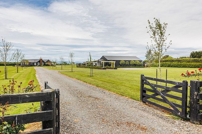 Photo of property in 167 Oroua Road, Kairanga, Palmerston North, 4475