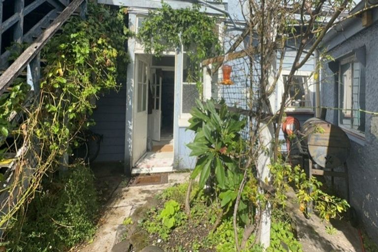 Photo of property in 15 Queens Parade, Devonport, Auckland, 0624
