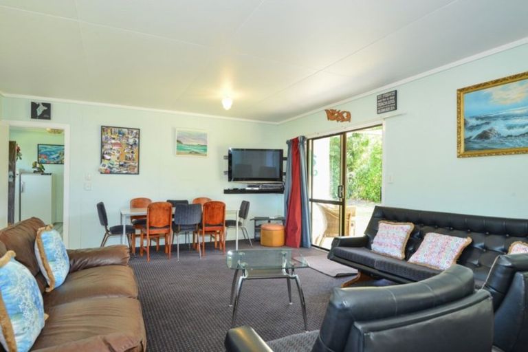 Photo of property in 121 Newcastle Street, Mahia, 4198