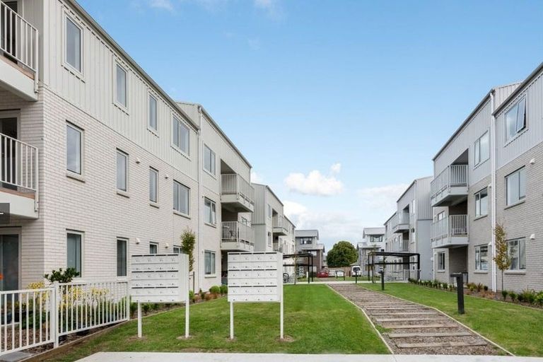 Photo of property in 206/28b Eileen Newey Place, Henderson, Auckland, 0612