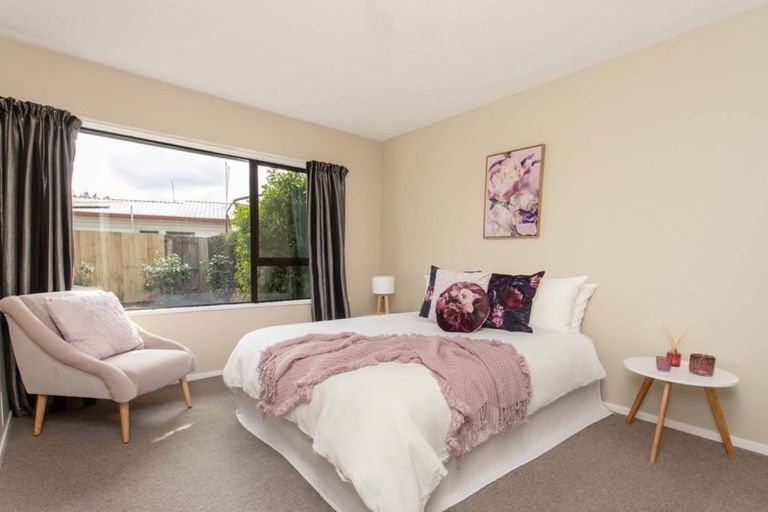 Photo of property in 2/109a Queenspark Drive, Parklands, Christchurch, 8083