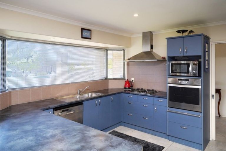 Photo of property in 13 Yellowlees Drive, Kaiapoi, 7630