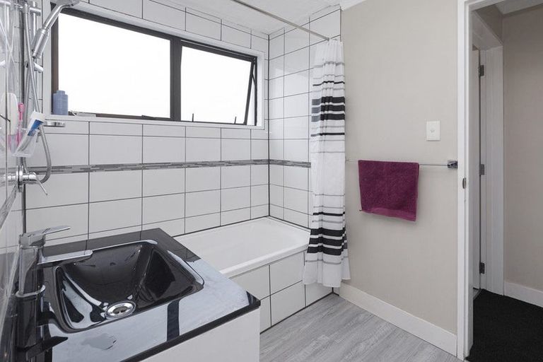 Photo of property in 2/29 Meon Street, Aranui, Christchurch, 8061