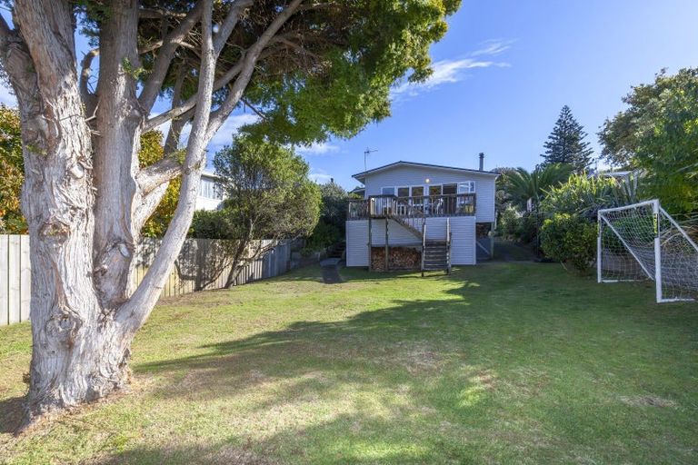 Photo of property in 80 Renown Road, Raumati South, Paraparaumu, 5032