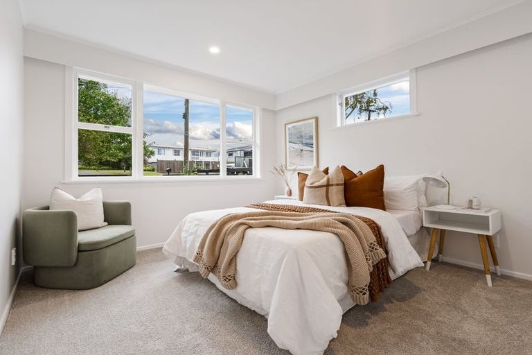 Photo of property in 46 Colwill Road, Massey, Auckland, 0614