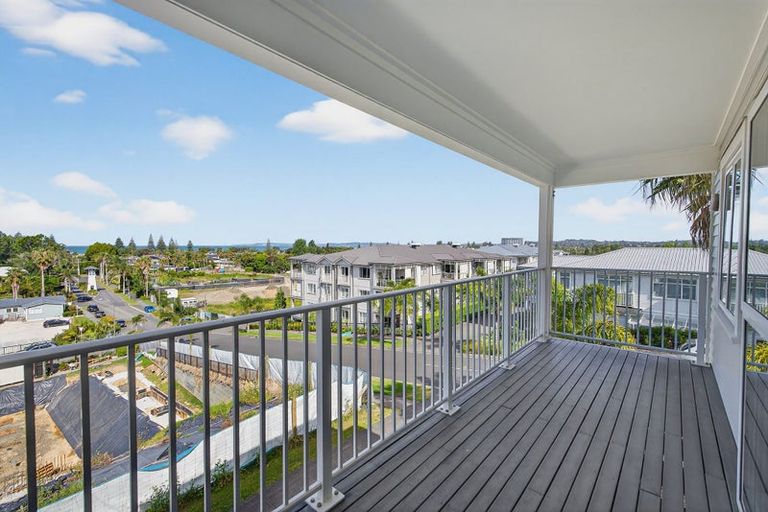 Photo of property in 60 Landmark Terrace, Orewa, 0931