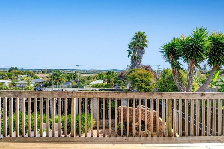 Photo of property in 12 Makiri Street, Helensville, 0800