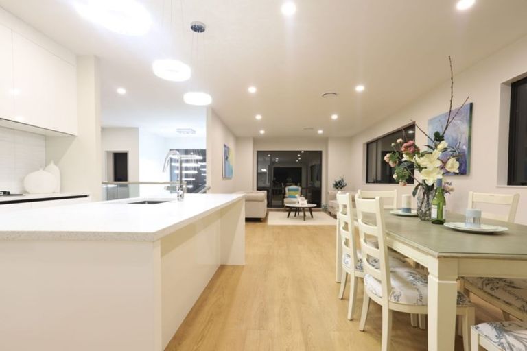 Photo of property in 6 Celestial Crescent, Orewa, 0931