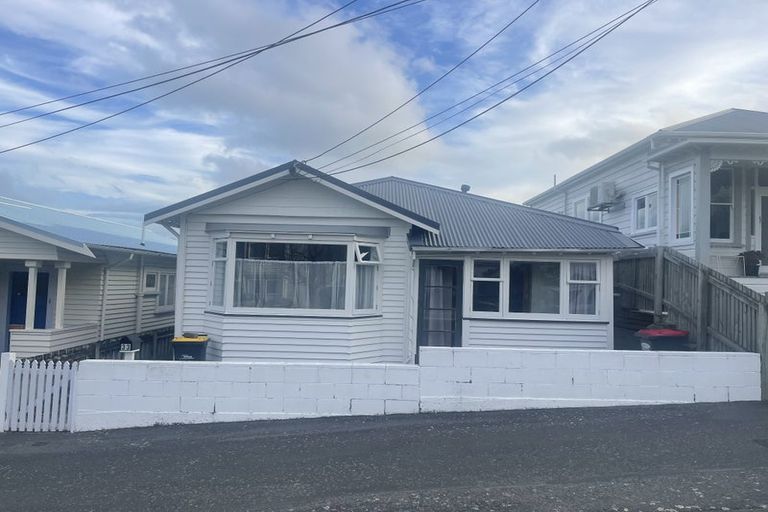 Photo of property in 33 Chilka Street, Berhampore, Wellington, 6023