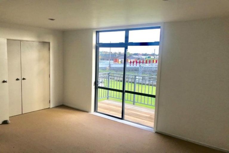 Photo of property in Krisley Court, 12/6 Ambrico Place, New Lynn, Auckland, 0600