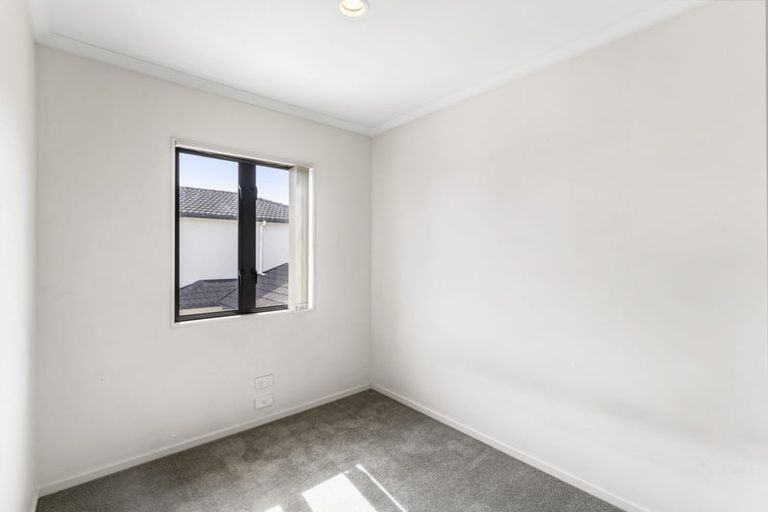 Photo of property in 24 Sheddings Lane, East Tamaki, Auckland, 2016