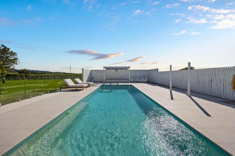 Photo of property in 161 Monument Road, Clevedon, 2582