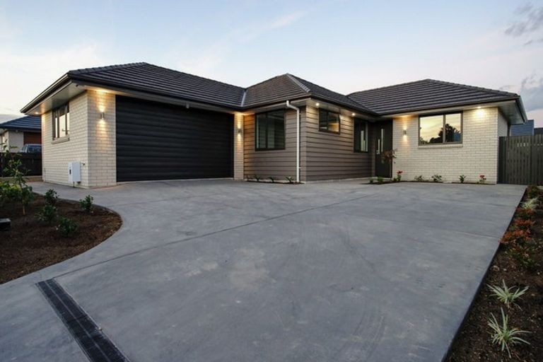 Photo of property in 110 Roberts Line, Kelvin Grove, Palmerston North, 4414