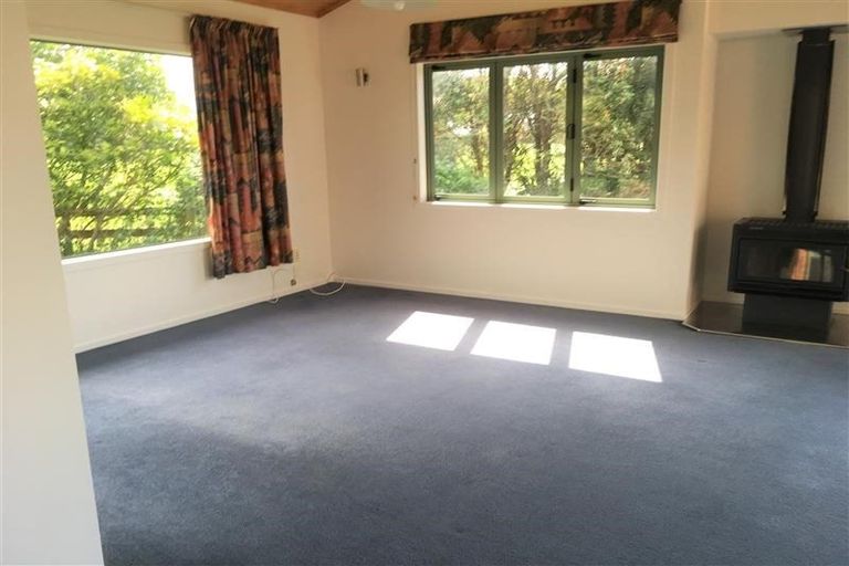 Photo of property in 1373 Devon Road, Brixton, Waitara, 4382