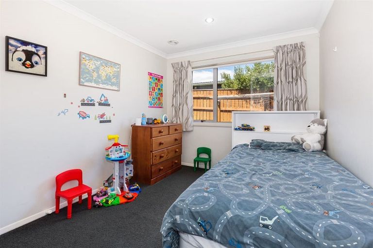 Photo of property in 31 Paparoa Crescent, Aotea, Porirua, 5024