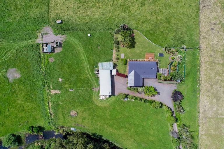 Photo of property in 787 Main North Road, Motunui, Waitara, 4383