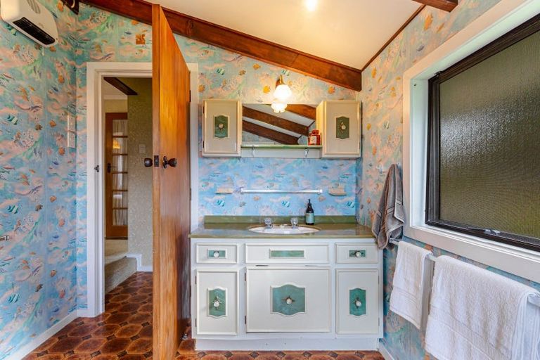 Photo of property in 76 Tawa Road, Kumeu, 0891