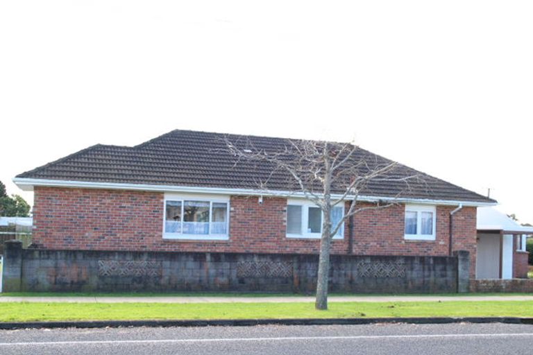 Photo of property in 8 Landon Avenue, Mangere East, Auckland, 2024