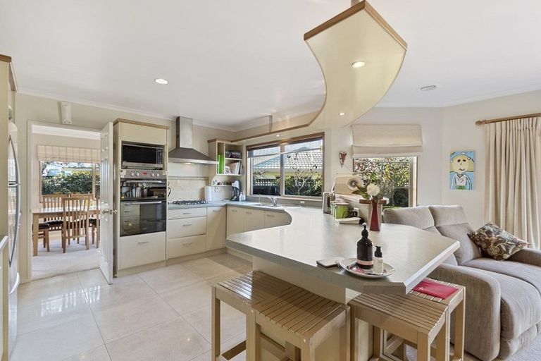 Photo of property in 8 Badminton Court, Huntington, Hamilton, 3210