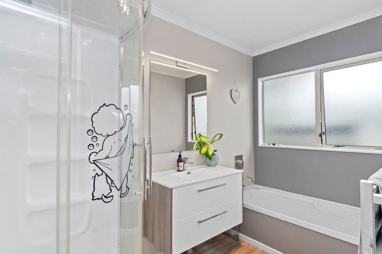 Photo of property in 25 Sunvale Place, Gate Pa, Tauranga, 3112