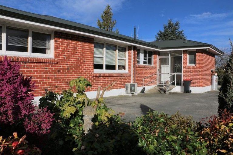 Photo of property in 76 Rhodes Street, Waimate, 7924