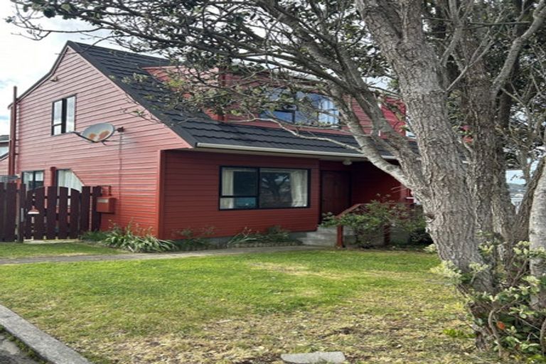 Photo of property in 10 Rangitane Street, Maupuia, Wellington, 6022