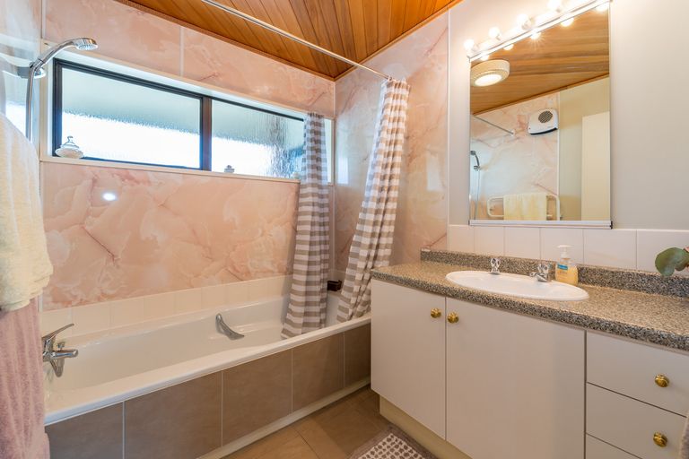 Photo of property in 11 Blanc Avenue, Fairfield, Dunedin, 9018