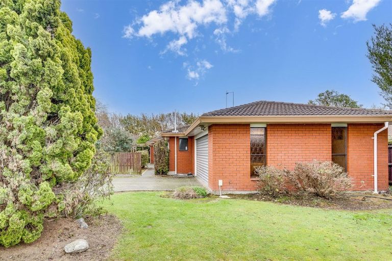 Photo of property in 70 Sarabande Avenue, Redwood, Christchurch, 8051