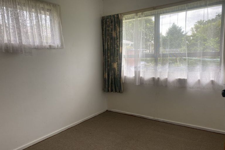 Photo of property in 3 Bedford Street, Te Atatu South, Auckland, 0610