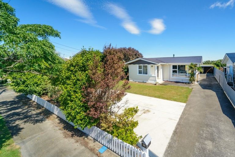 Photo of property in 26 Peters Avenue, Cloverlea, Palmerston North, 4412