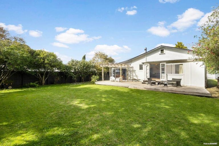 Photo of property in 13 Miller Street, Point Chevalier, Auckland, 1022