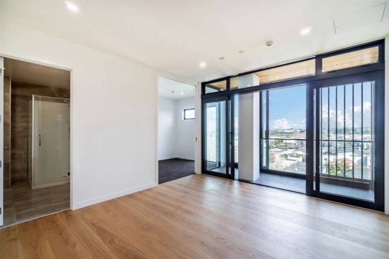 Photo of property in Frank Sargeson Apts, 408/80 Anzac Street, Takapuna, Auckland, 0622